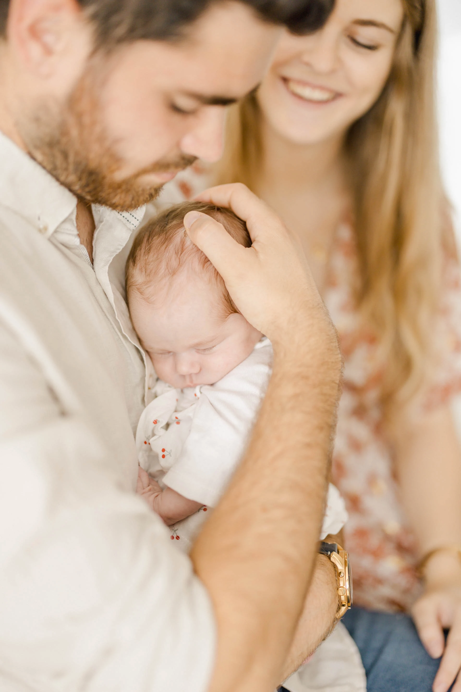 bonheur sourire enfant amour beige